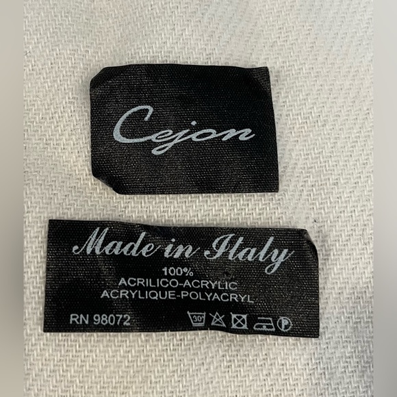Cejon Scarf- Made in Italy - Picture 5 of 5